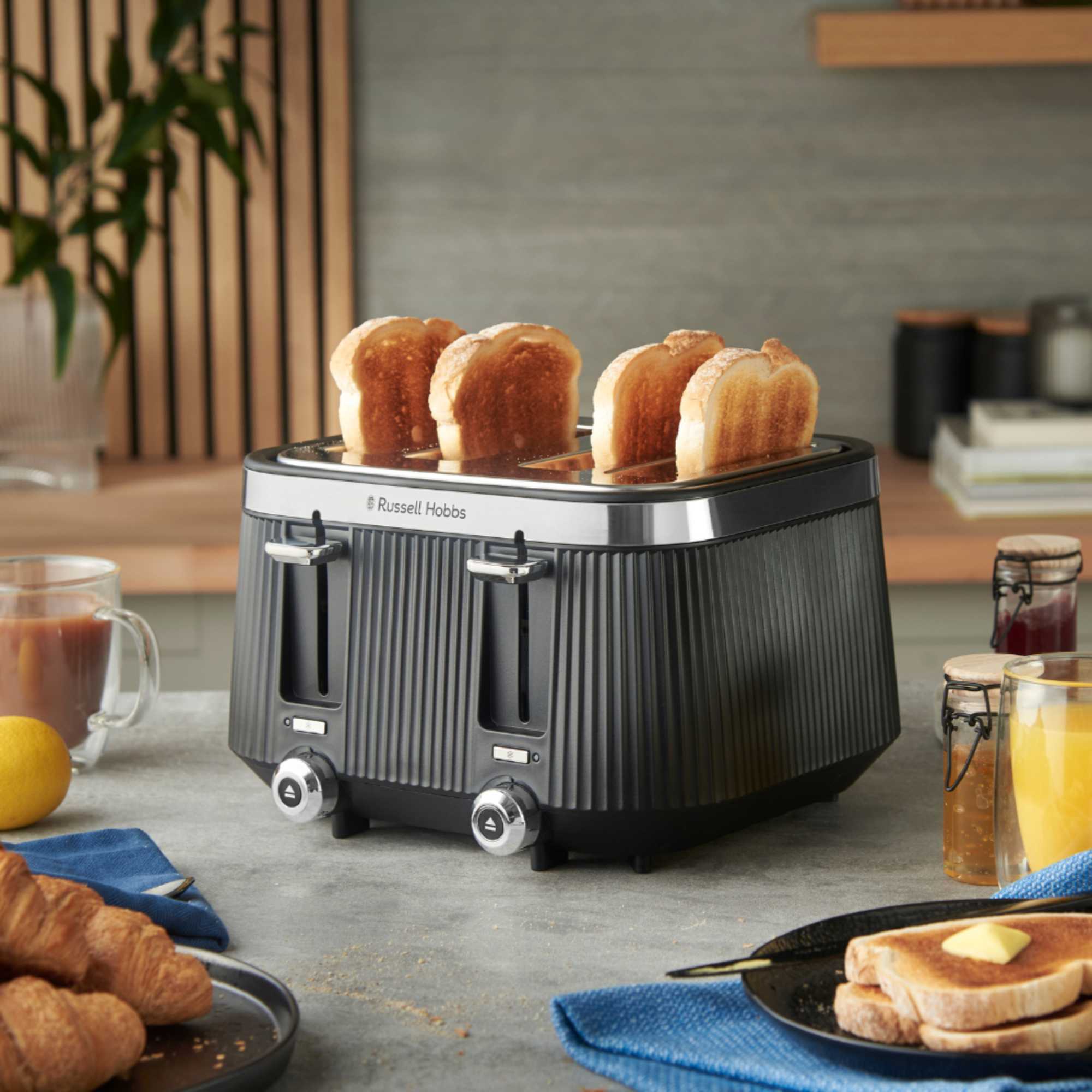Russell Hobbs 26770 Bronte 4 Slice Toaster - Black